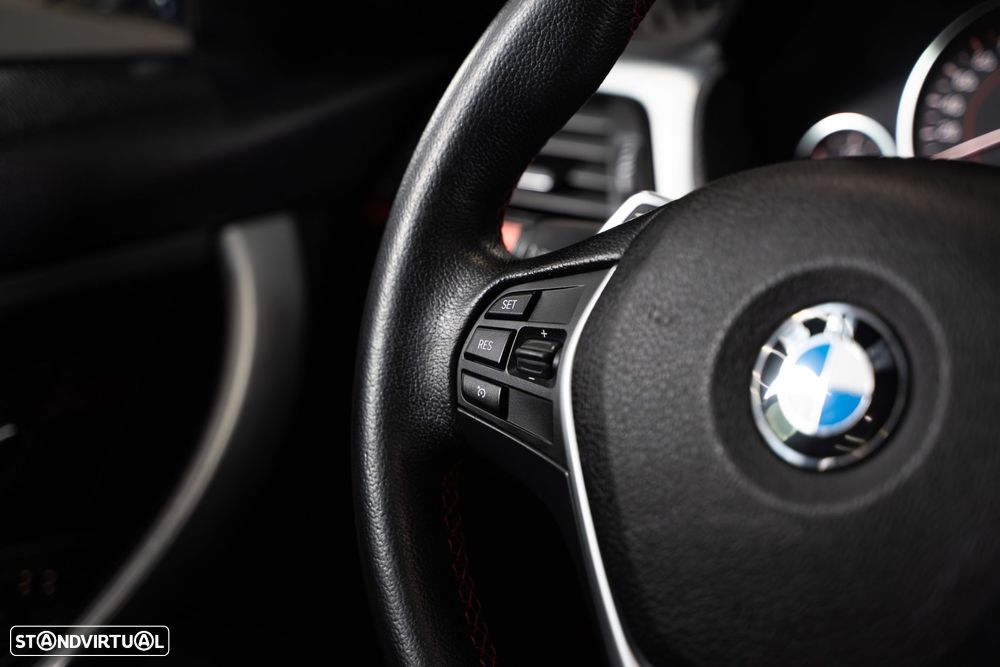 BMW 320 d Auto Line Sport - 24