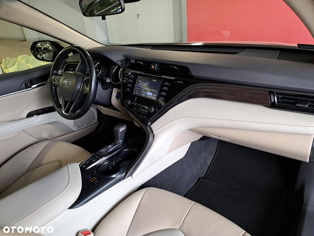 Toyota Camry 2.5 Hybrid Comfort CVT - 17