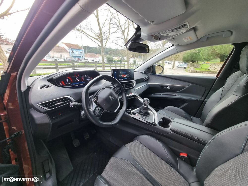 Peugeot 5008 PureTech 130 Stop & Start Allure Pack - 23