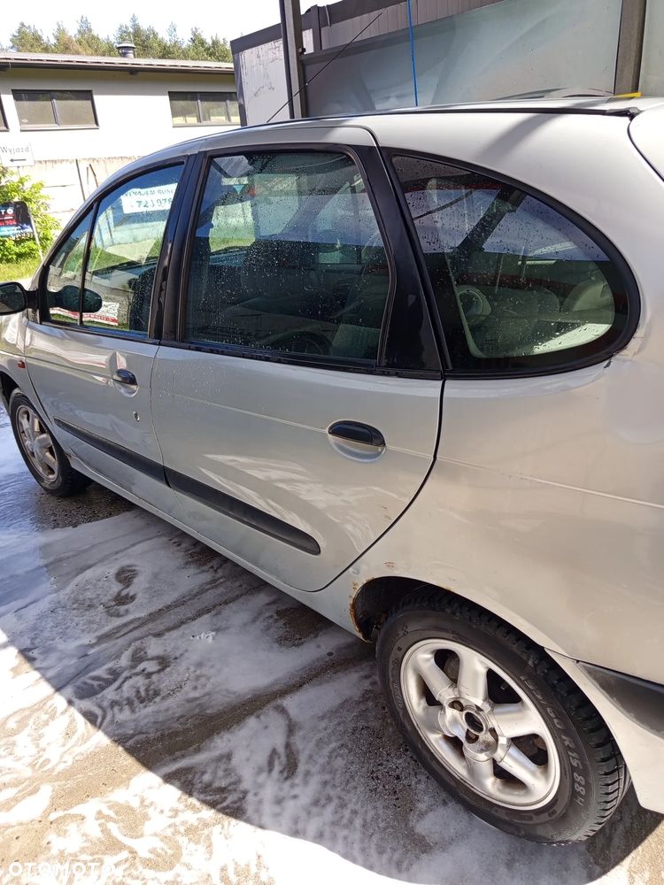 Renault Scenic - 1