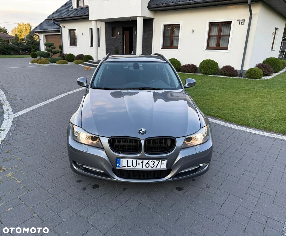 BMW Seria 3 320i - 4