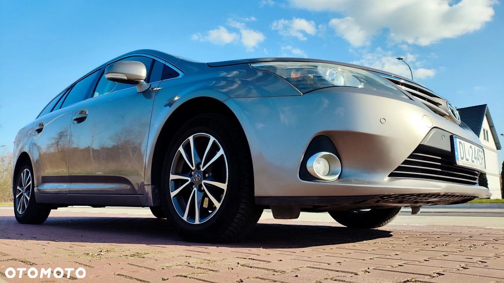 Toyota Avensis 2.0 D-4D Edition (2014) - 15