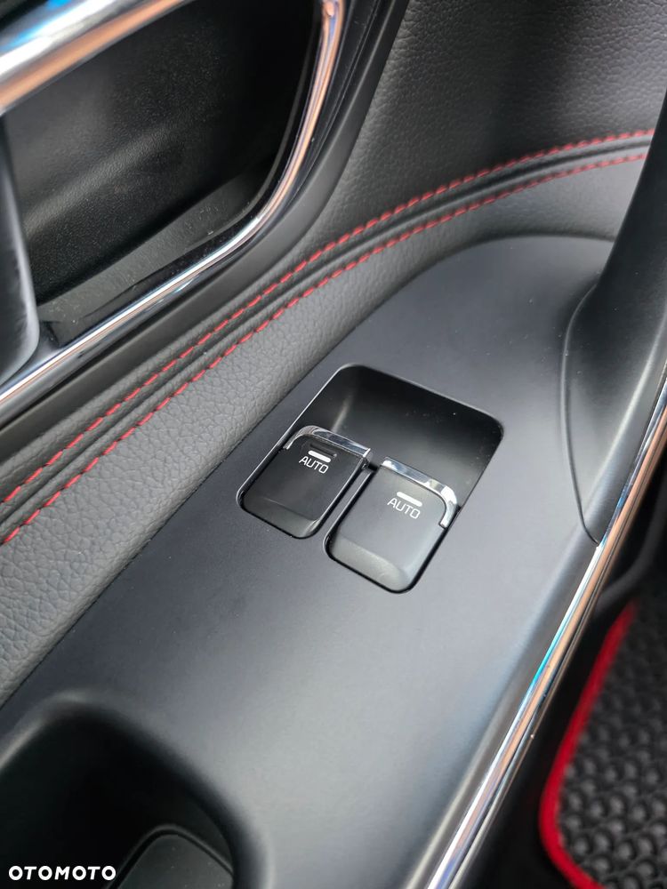 Kia Ceed 1.6 T-GDI GT - 17