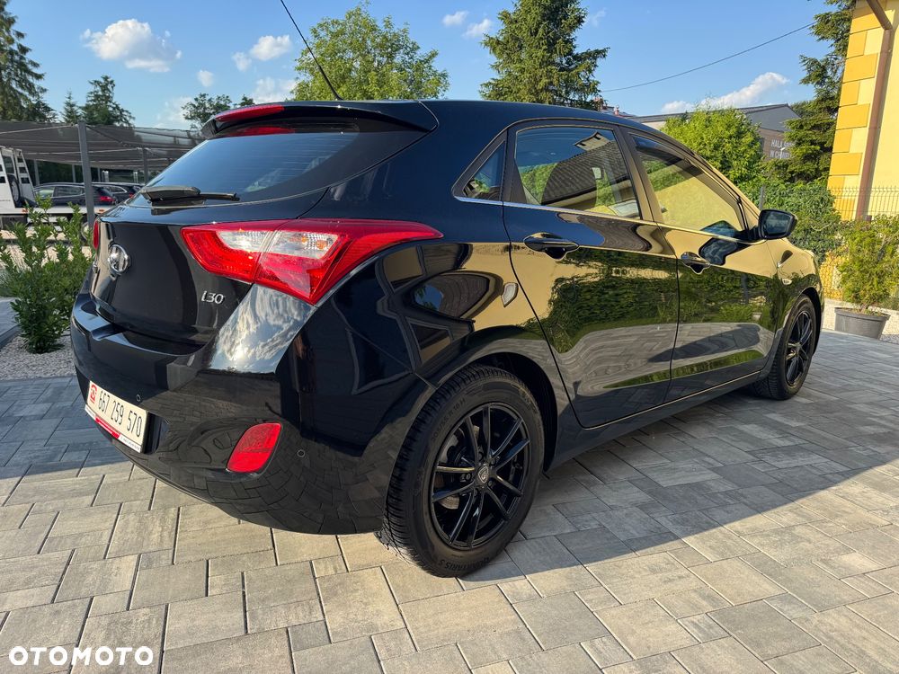 Hyundai i30 blue 1.4 Trend - 17