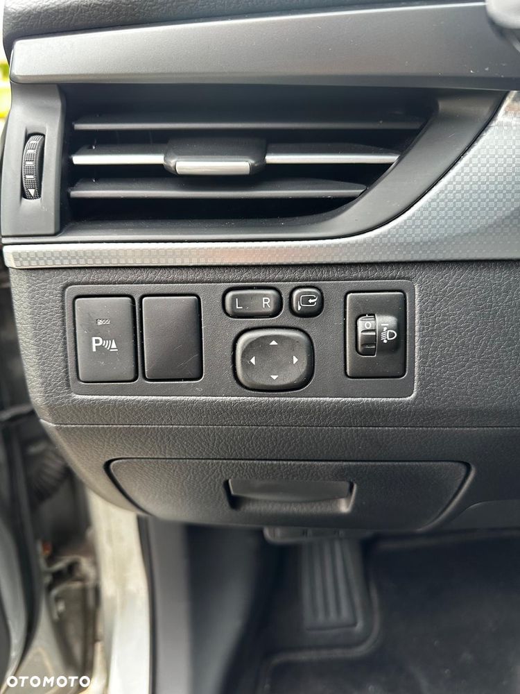 Toyota Avensis 1.8 Prestige MS - 11