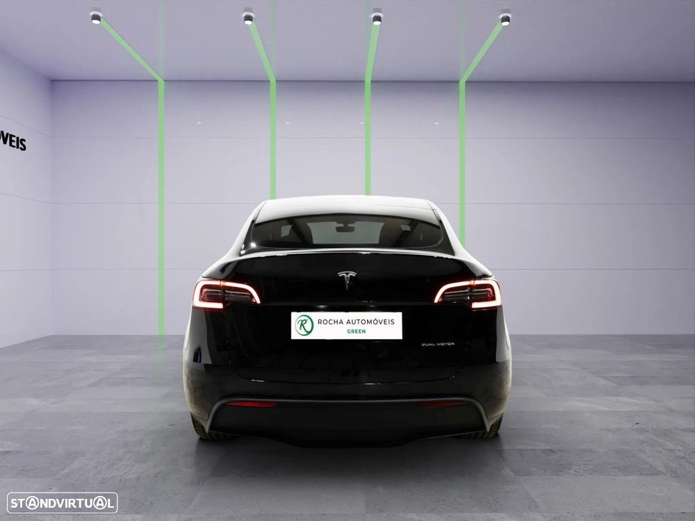 Tesla Model Y - 5