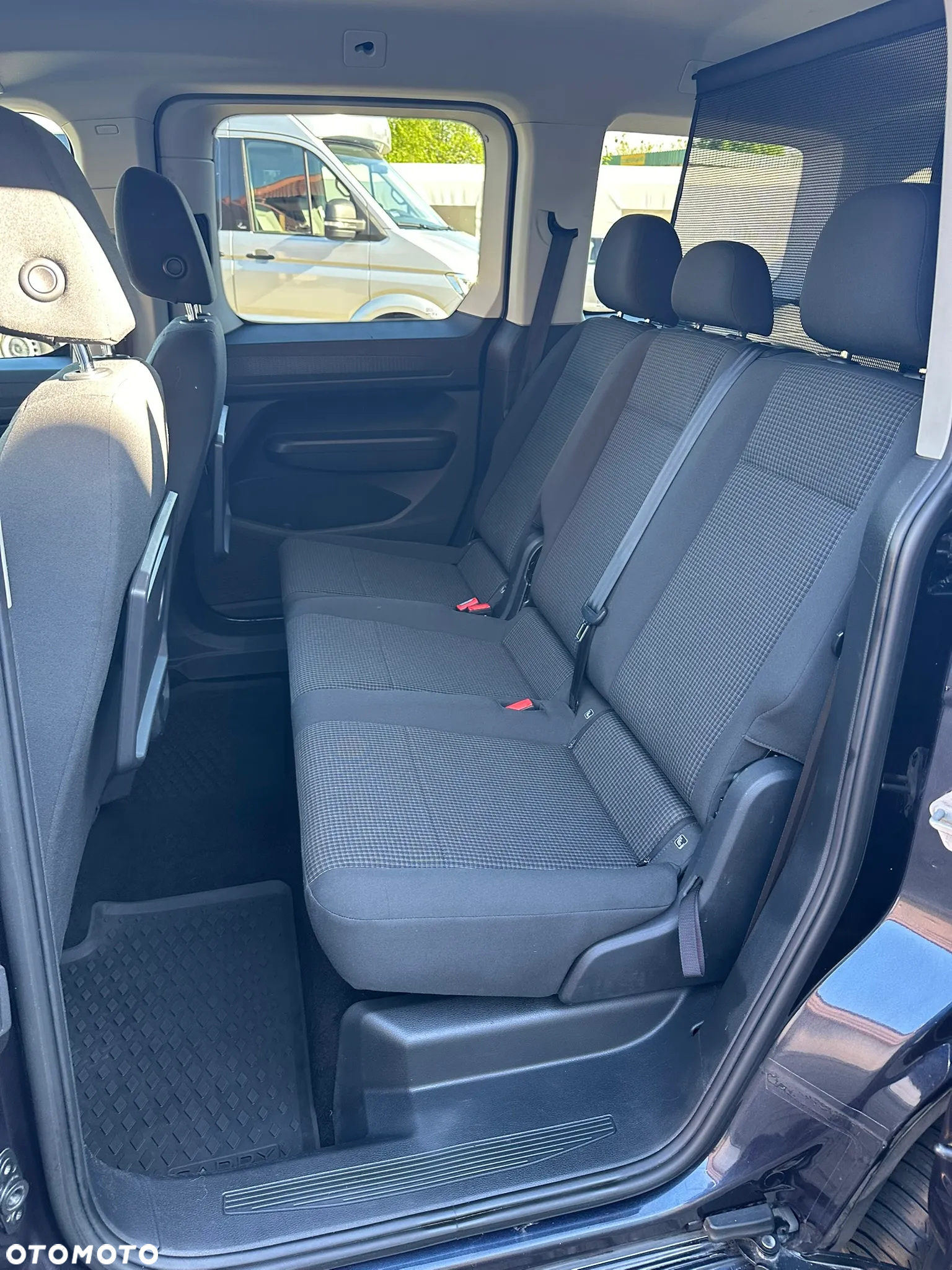 Volkswagen Caddy 2.0 TDI DSG - 14