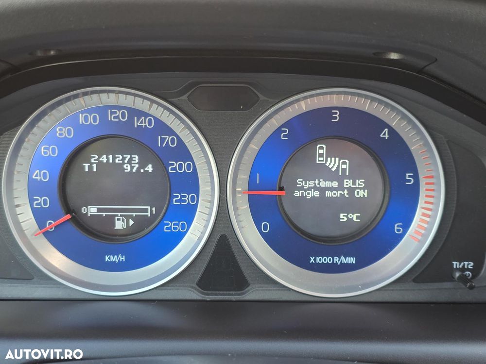 Volvo XC 60 DRIVe R Design - 11