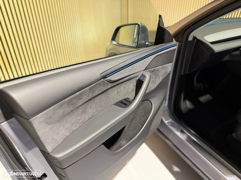 Tesla Model Y Long Range Dual Motor AWD - 7