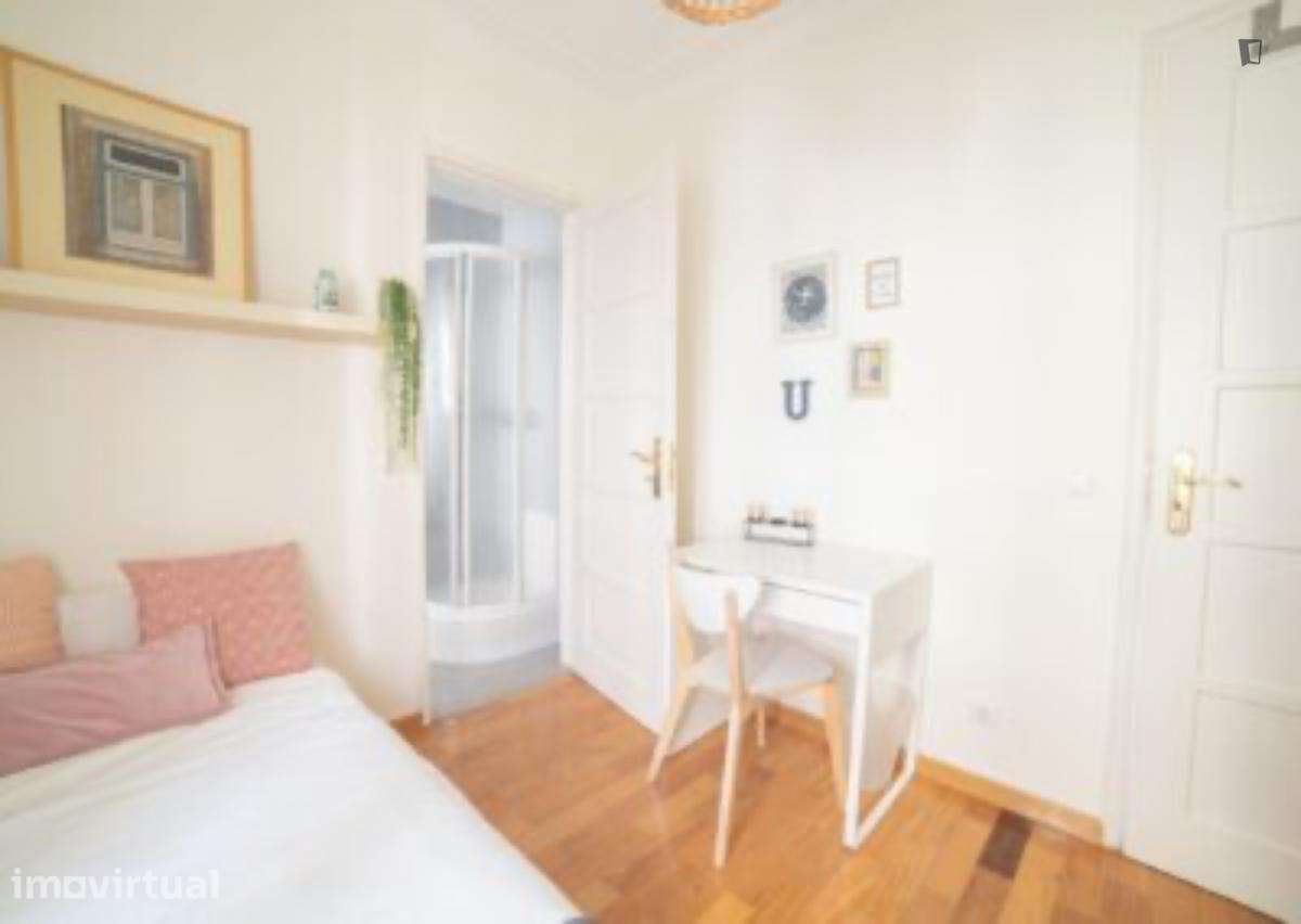 Quarto - localizado em Alameda Lisbon - Grande imagem: 3/14