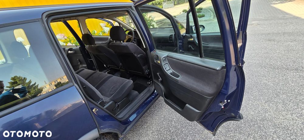 Opel Zafira 1.6 16V Elegance - 10