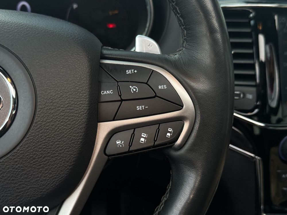 Jeep Grand Cherokee - 17
