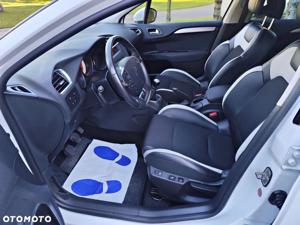 Citroën C4 e-HDi 110 Stop/Start System Selection - 24