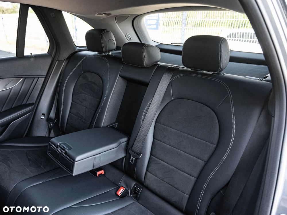Mercedes-Benz GLC - 31
