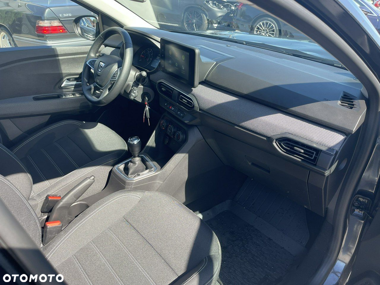 Dacia Sandero - 8