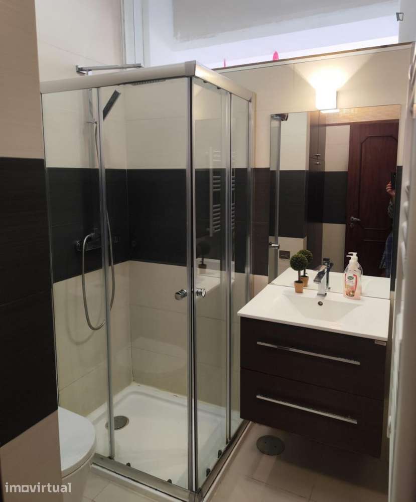 Quarto - localizado em Massarelos Porto - Grande imagem: 2/21