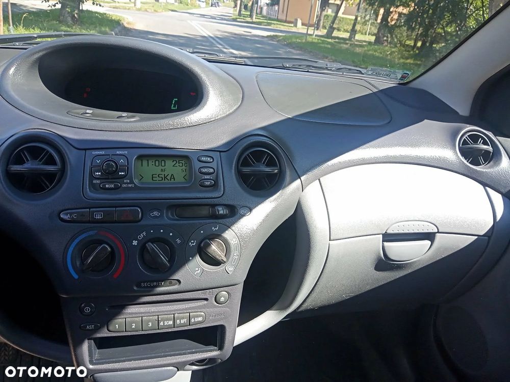 Toyota Yaris 1.0 Luna - 7