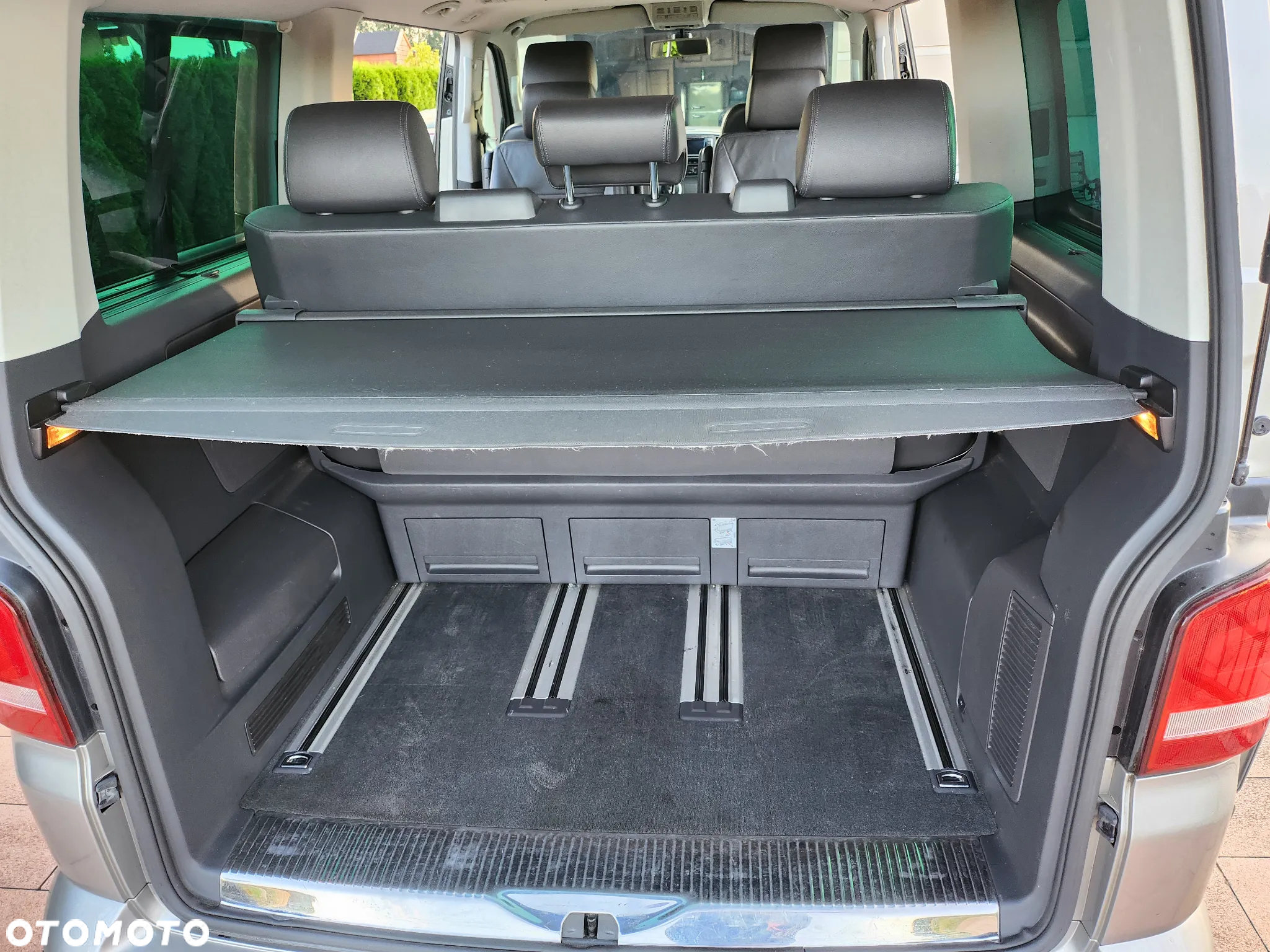 Volkswagen Multivan - 15