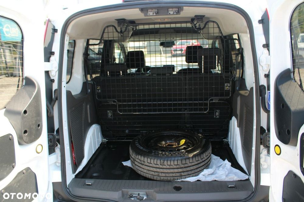 Ford Transit Connect - 16