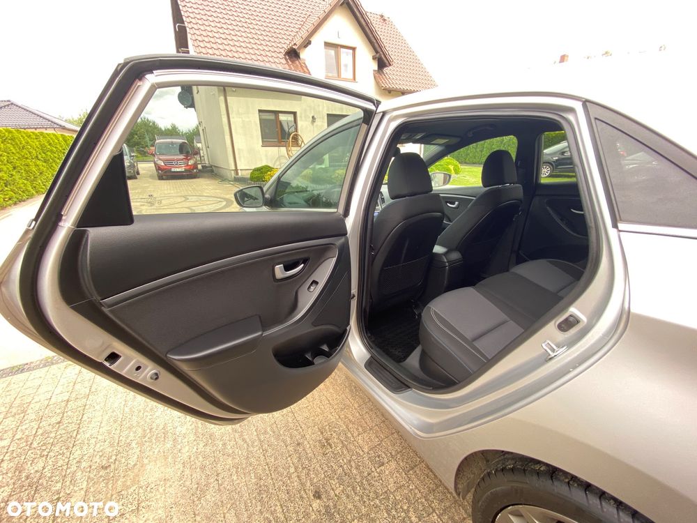 Hyundai i30 blue 1.6 CRDi DCT Passion - 26