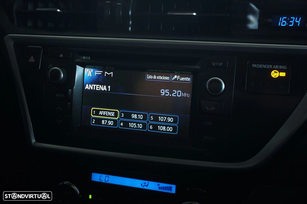 Toyota Auris Touring Sports 1.4 D-4D Life - 15