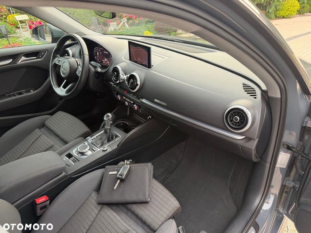 Audi A3 Sportback 40 e-tron S tronic design - 16