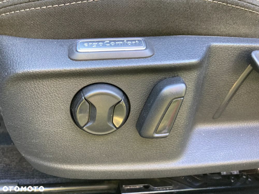 Volkswagen Passat 2.0 TDI BMT Comfortline - 19