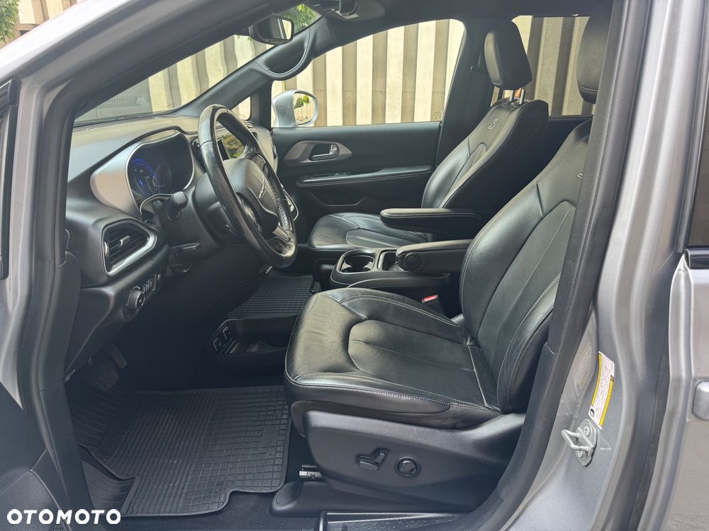 Chrysler Pacifica - 15