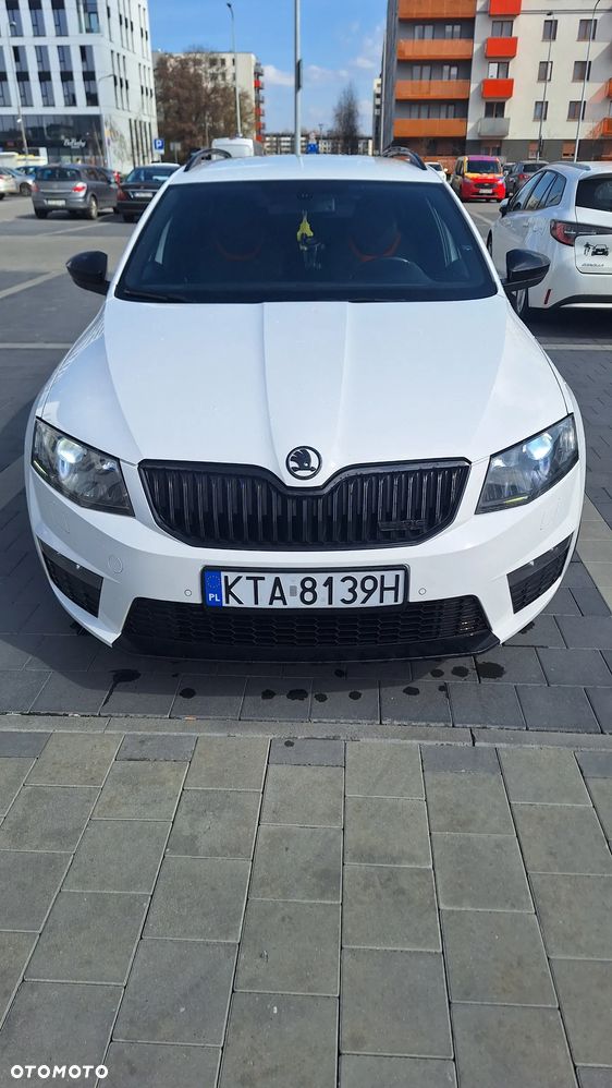 Skoda Octavia Combi 2.0 TDI RS - 2
