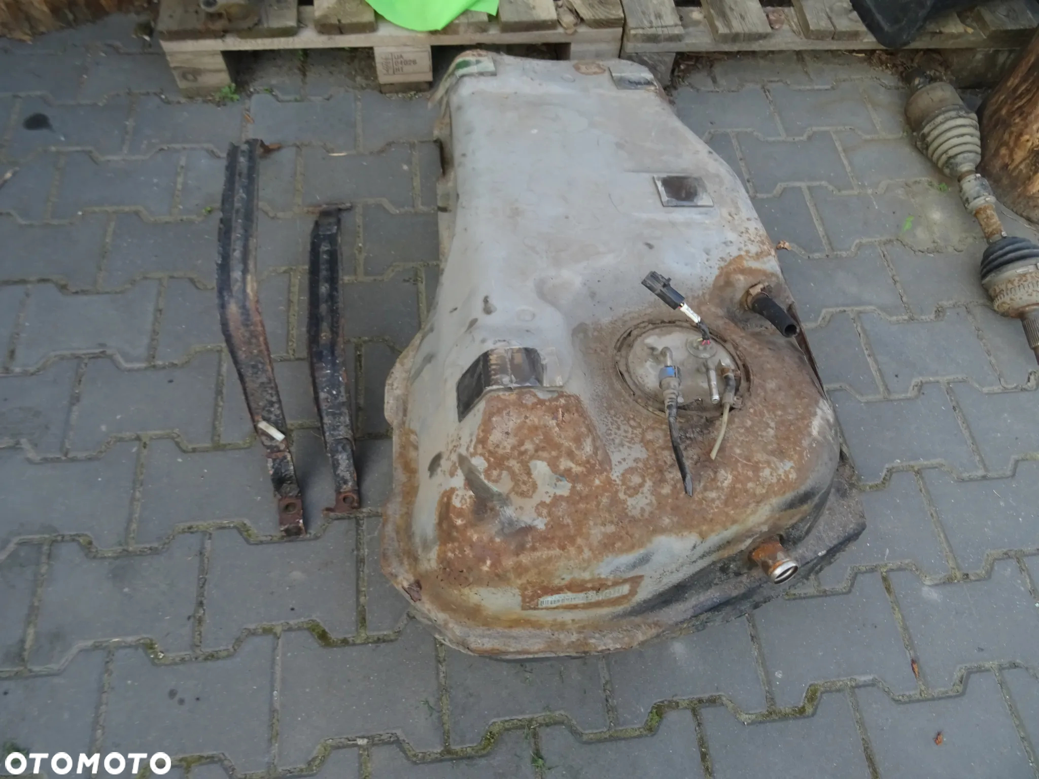 FORD MAVERICK MAZDA TRIBUTE 2,3 3,0 V6 LIFTING POMPA PALIWA PALIWOWA OSLONA OBEJMY POMPA PALIWOWA RURA WLEWOWA KOREK WLEWU CZESCI MAZDA TRIBUTE - 6