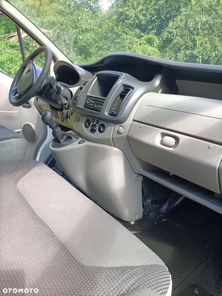 Opel Vivaro - 8