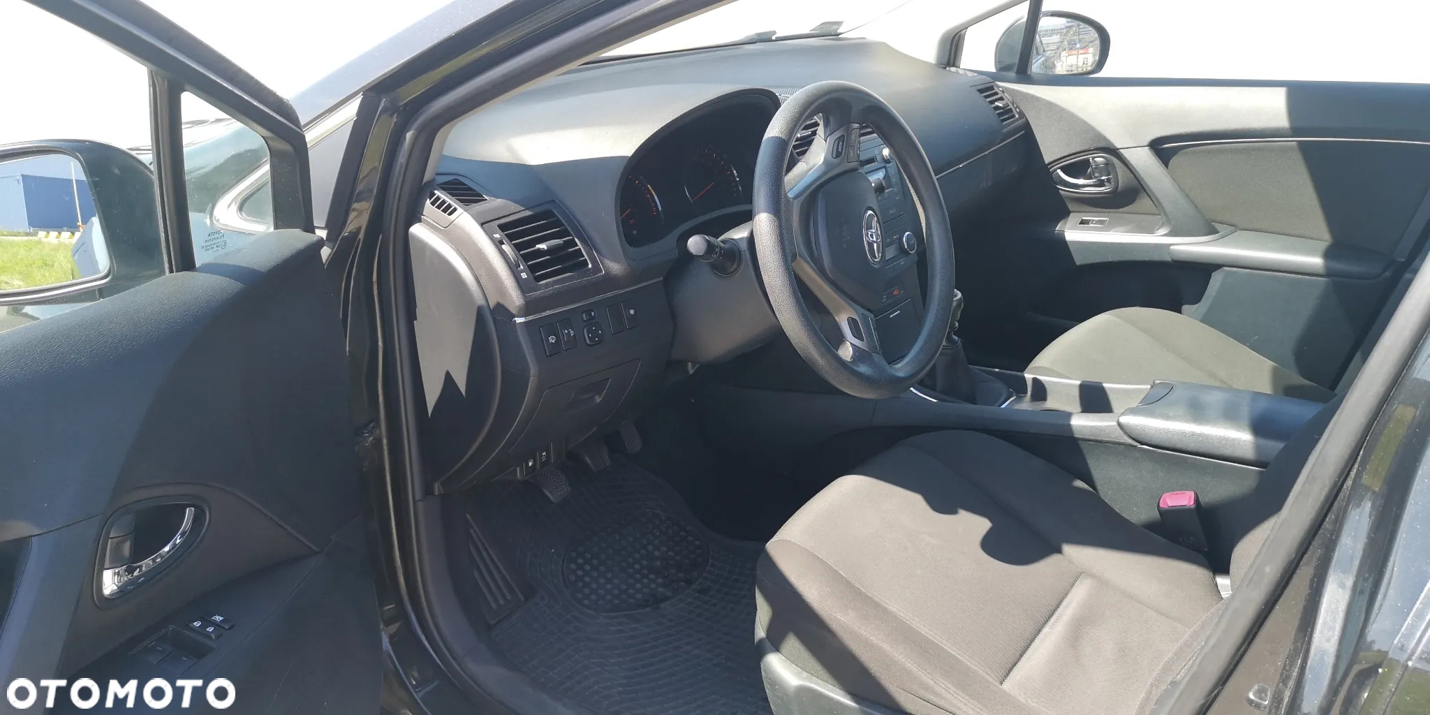 Toyota Avensis 1.8 Luna - 24