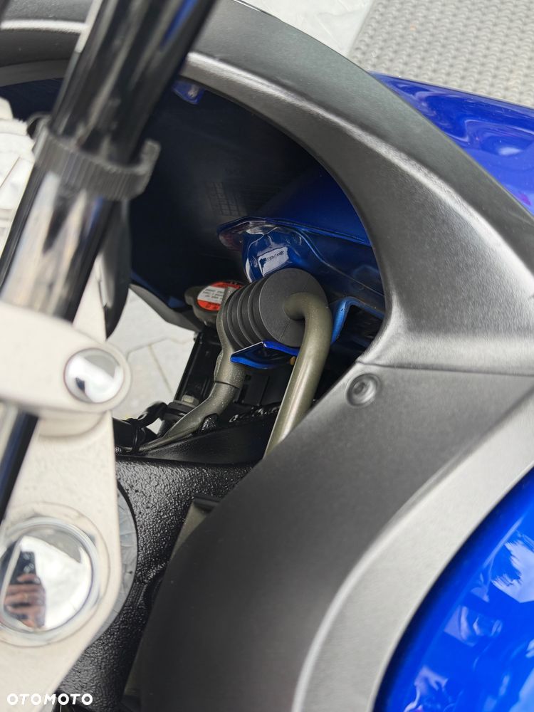 Suzuki V-STROM - 25