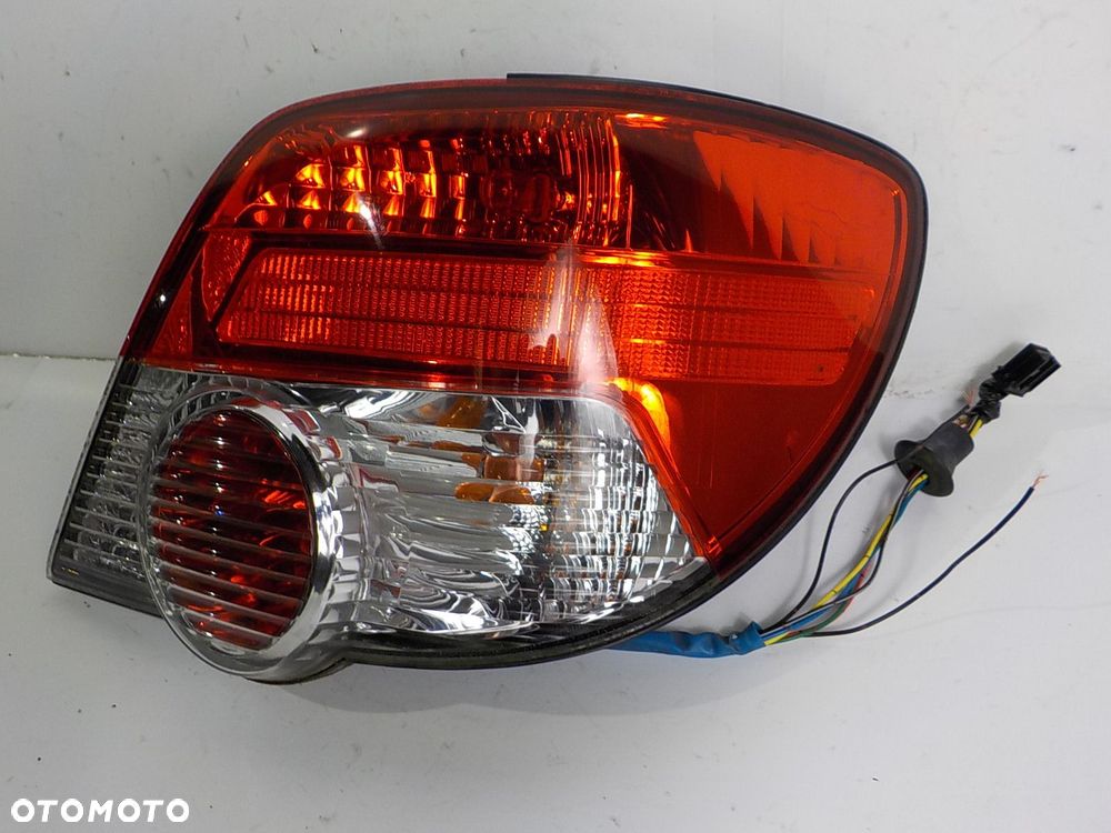 SUBARU IMPREZA II GD LAMPA PRAWA TYŁ TYLNA UK - 2