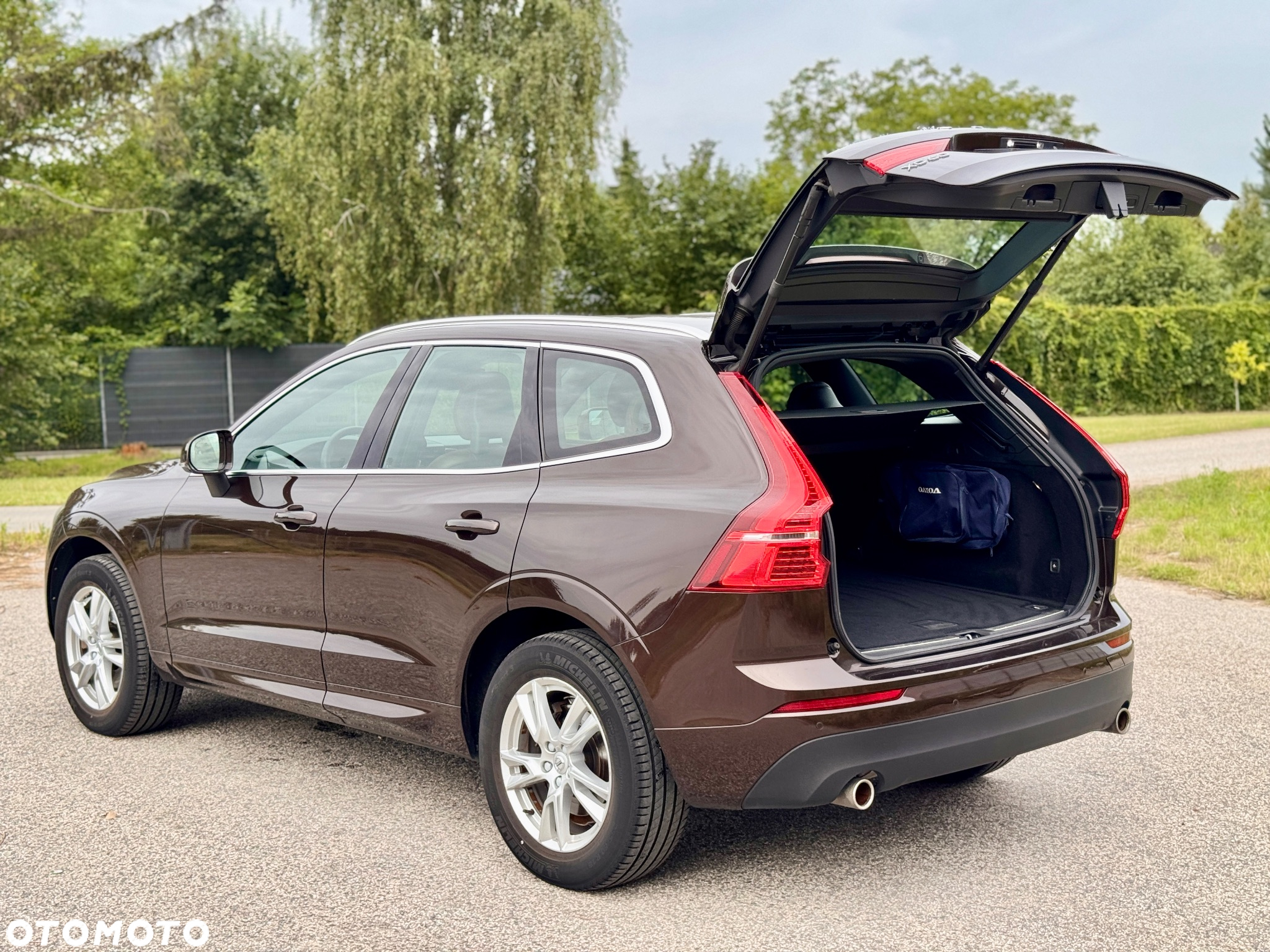 Volvo XC 60 T5 AWD Momentum Pro - 24