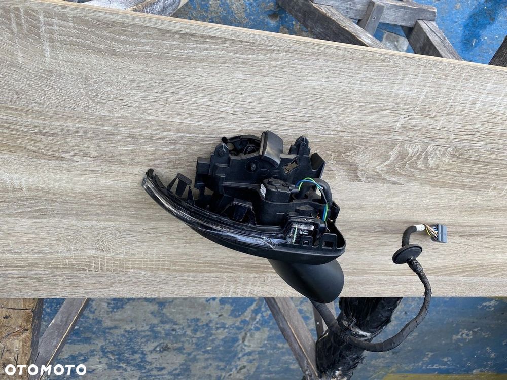 LUSTERKO PRAWE VOLVO XC40 15 PIN 31442787 EUROPA - 3