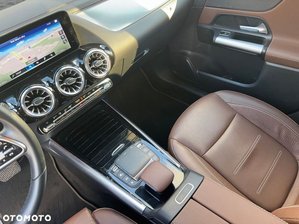 Mercedes-Benz GLA 220 d 4-Matic Progressive 8G-DCT - 15