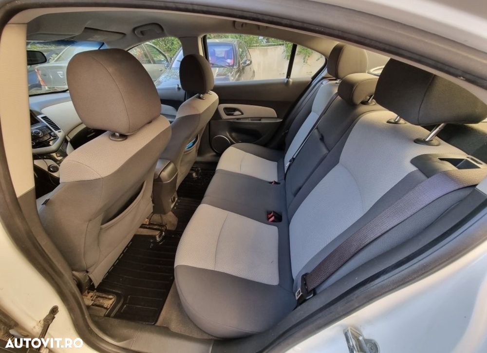 Chevrolet Cruze 1.6 - 7