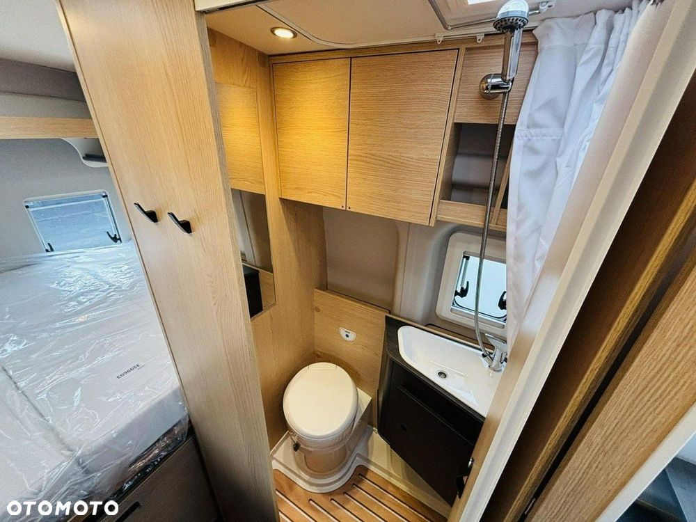 Sunlight Cliff 4x4 590 Ford z Napędem AWD 4x4 - 17