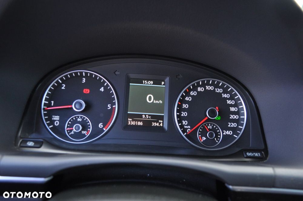 Volkswagen Touran - 14