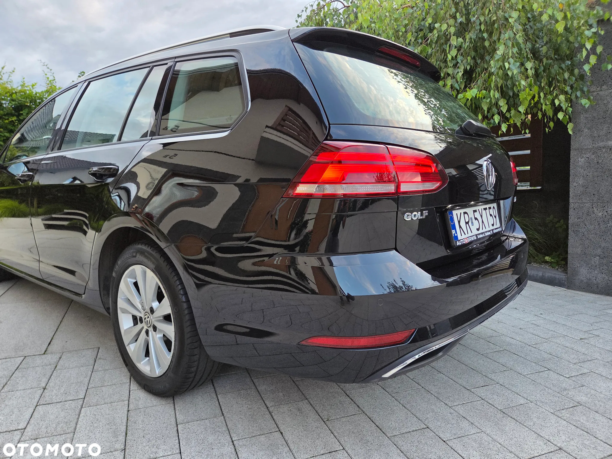 Volkswagen Golf - 8