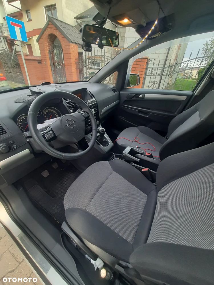 Opel Zafira - 14