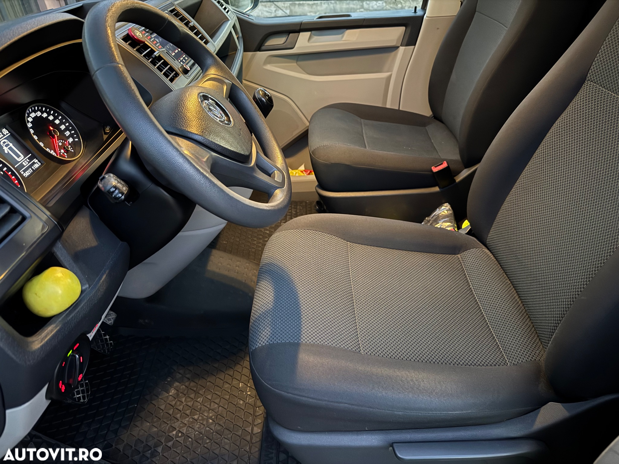 Volkswagen Transporter T6 - 6