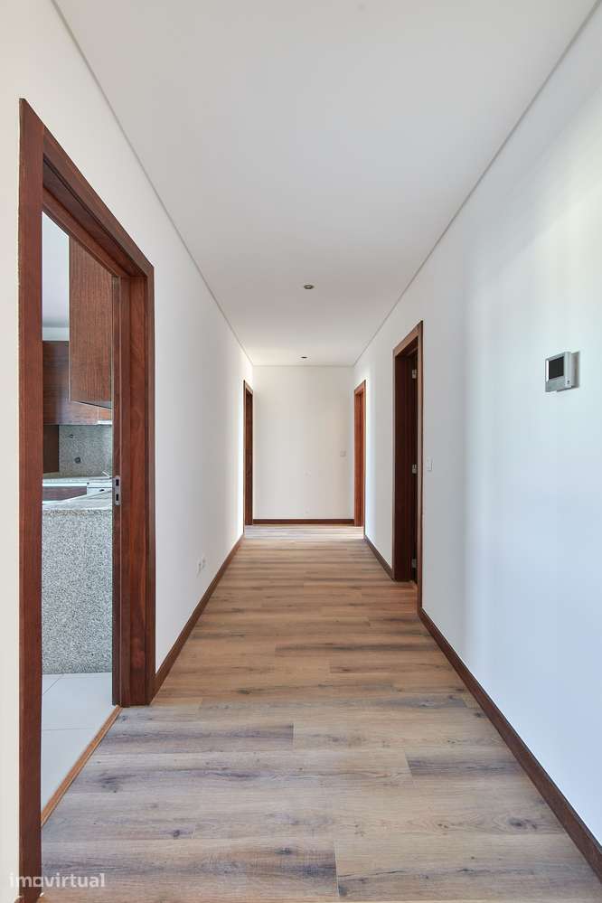 Apartamento T2-Polo Univ. Hospital S. João-Penthouse Garagem, Terraço - Grande imagem: 4/35
