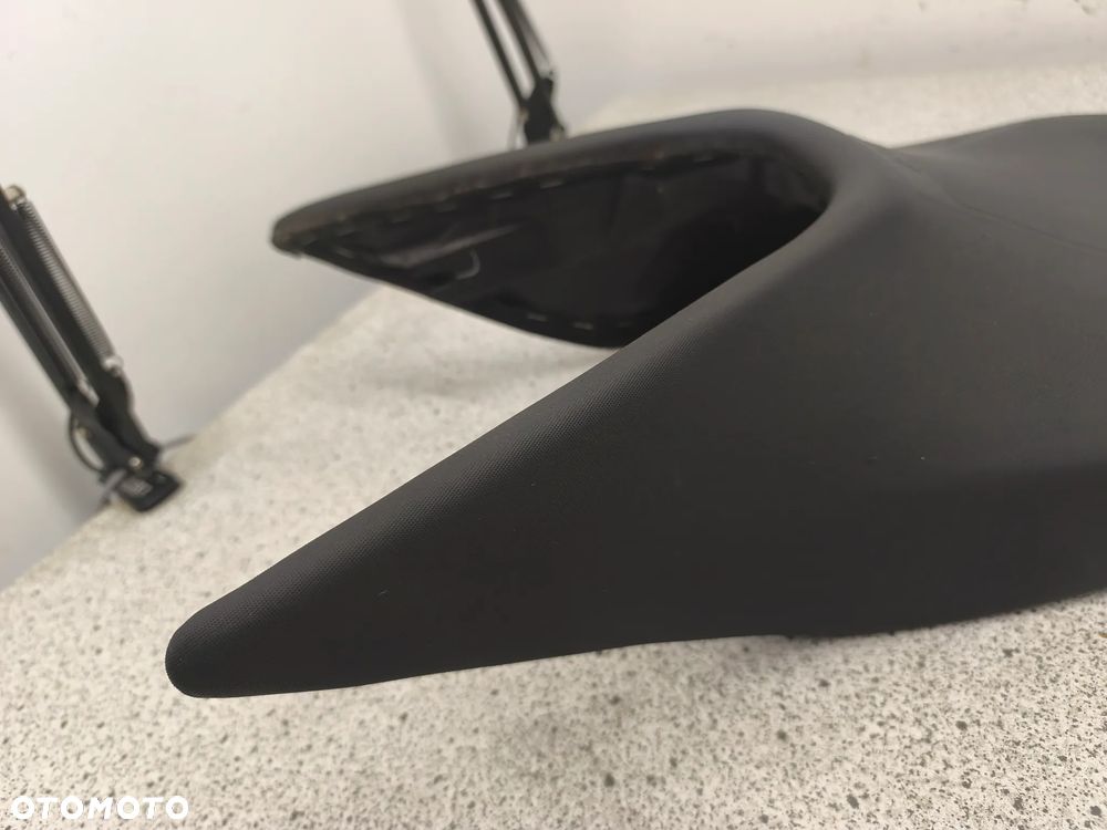 Kanapa, fotel przód, siedzenie kierowcy KTM 125 Duke - 8