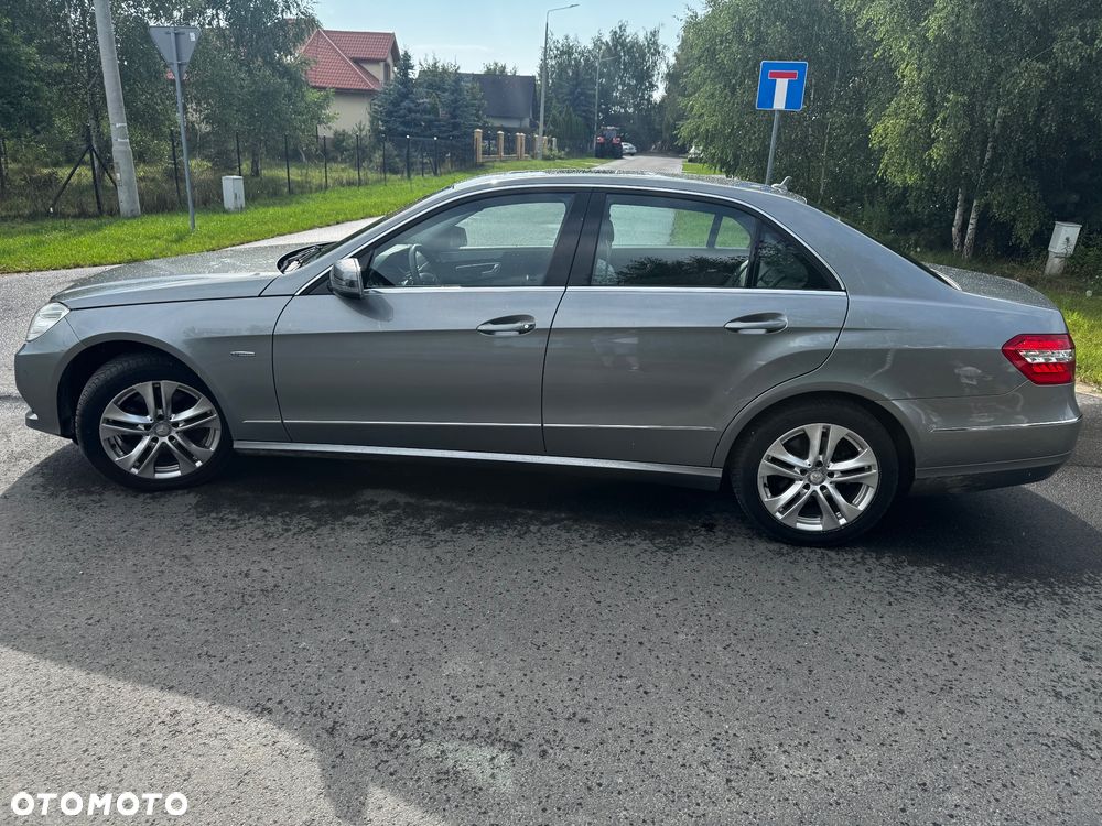 Mercedes-Benz Klasa E 350 CDI DPF 4Matic BlueEFFICIENCY 7G-TRONIC Avantgarde - 8