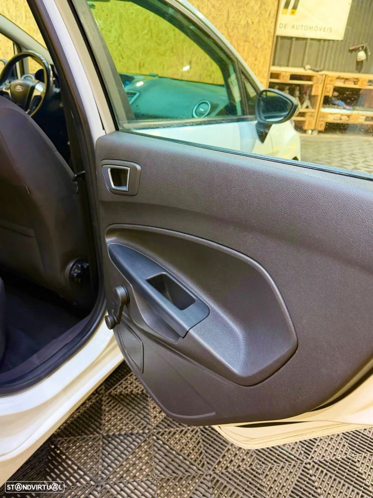 Ford Fiesta 1.5 TDCi Trend - 16