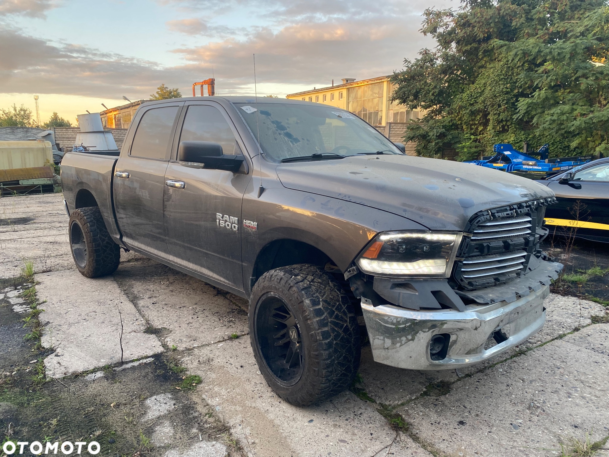Dodge RAM 1500 5.7 4x4 - 3