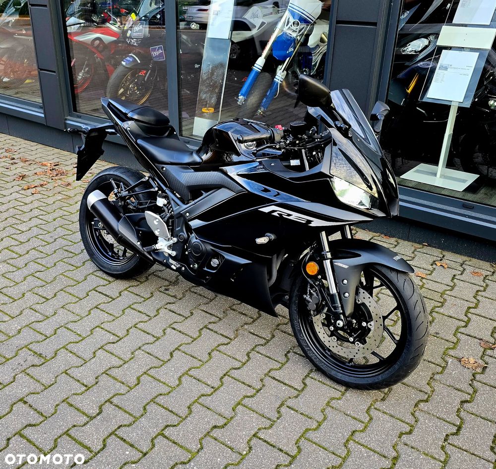Yamaha R3 - 12