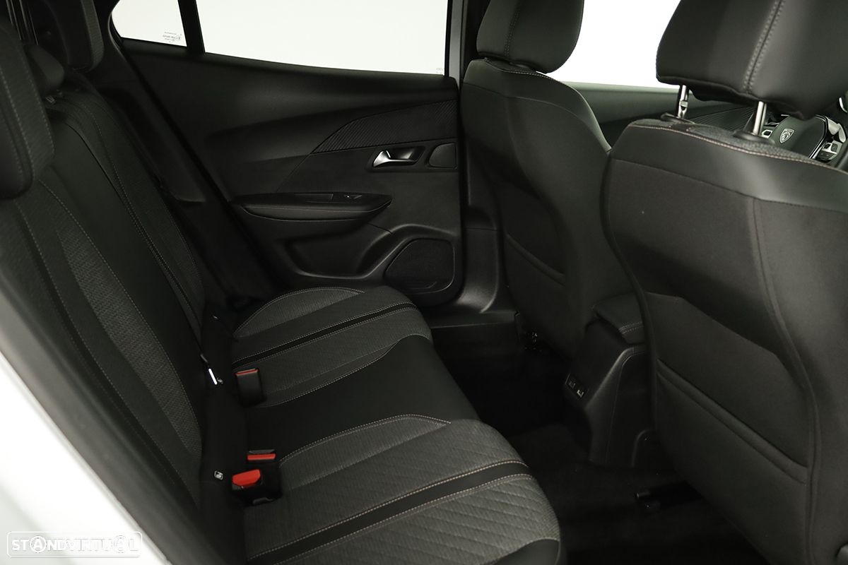 Peugeot 2008 1.2 PureTech Allure - 23